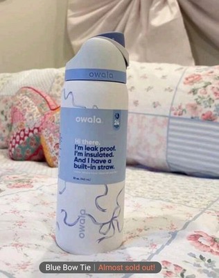Owala Blue Bows 32 oz Exclusive Stainless Water Bottle with Straw
