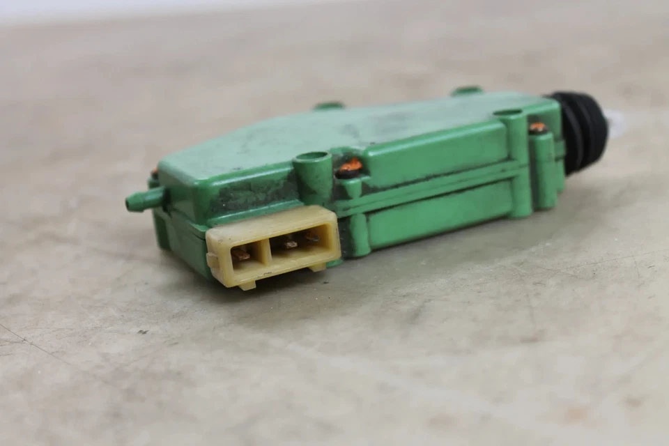 Moteur de verrouillage centralisé pour VW T4, porte arrière, serrure/loquet. Num - Photo 4/4