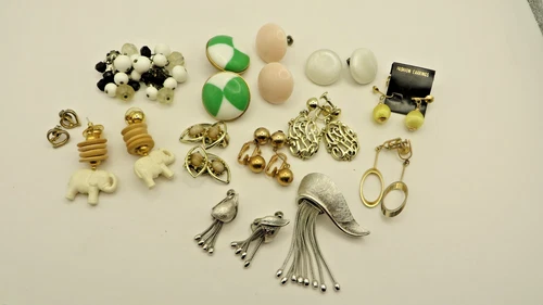 Vintage Lot-12 Pairs of Earrings Screw Back, Clip On, Pierced Costume Jewelry