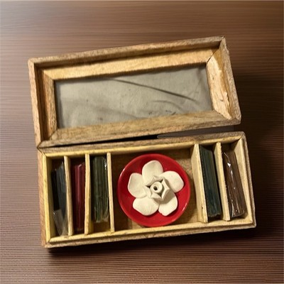 Flora Classique wooden incense gift set featuring a wood-and-glass top box.