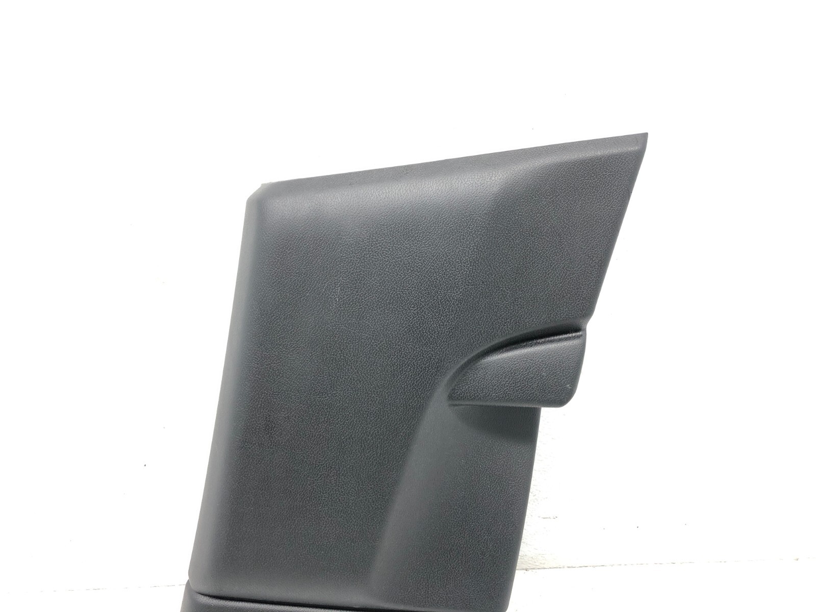 2017-2020 MASERATI LEVANTE RIGHT PASSENGER SIDE B PILLAR CENTER TRIM PANEL OEM