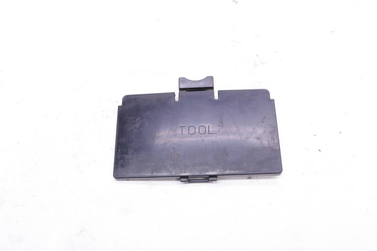 1988 KAWASAKI ZX750R ZX750 ZX 750 ZX750F TOOL BOX LID COVER 87 88