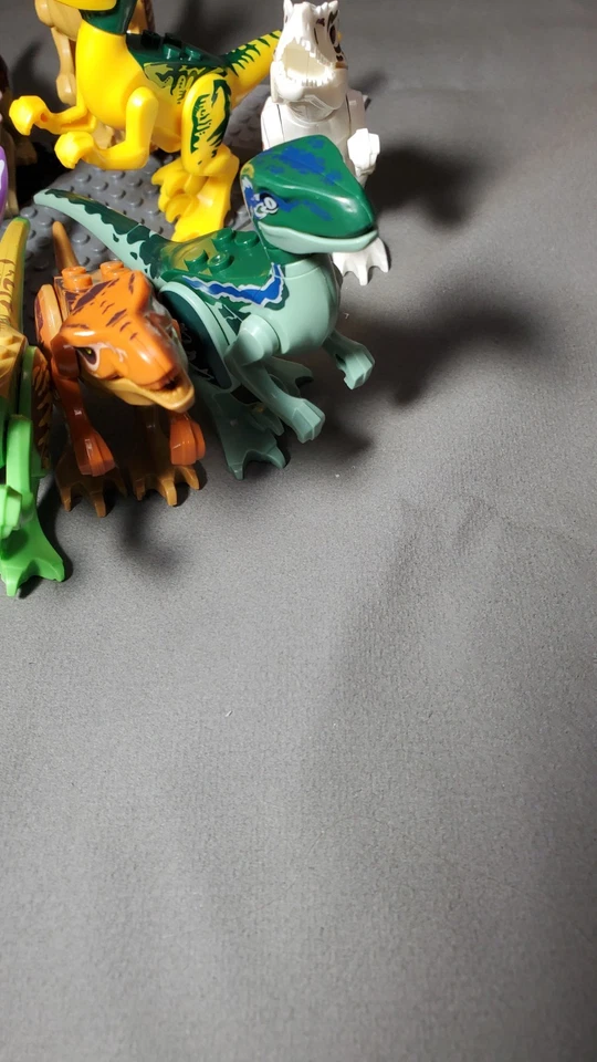 LEGO Jurassic World Dinosaur Lot of 12 plu 1 for parts - Image 4 of 4