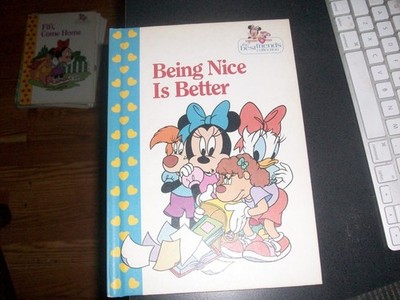 Being nice is better (Minnie 'n me, the best friends collection) by Kroha Associ