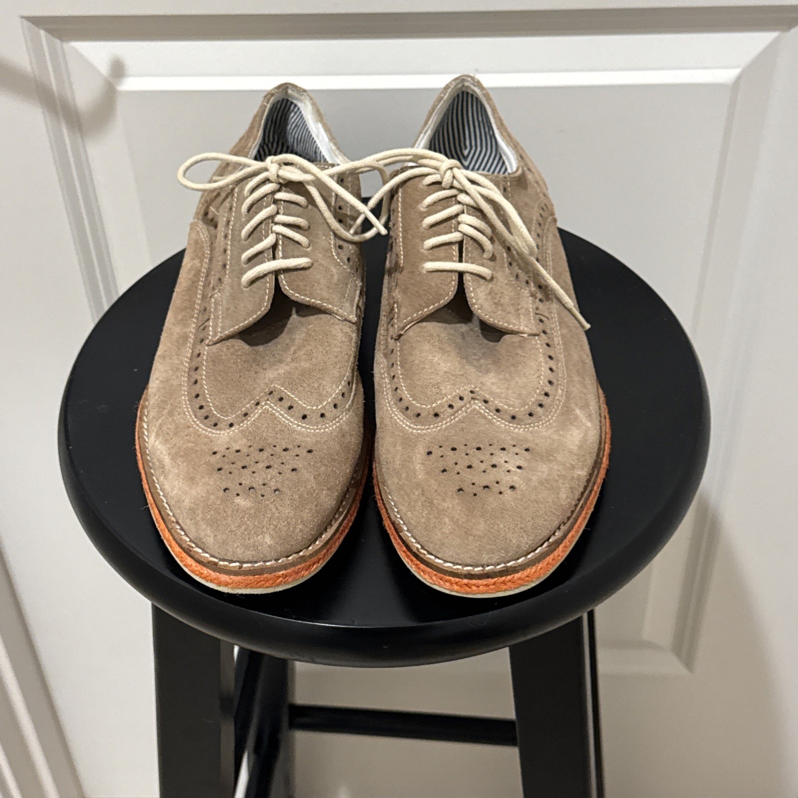 SAOLA Kenneth Cole reaction uomo pelle scamosciata punta ala Oxford stringata suola arancione taglia 9 5