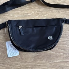 Lululemon Everywhere black belt bag BNWT