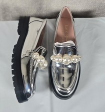 Kate Spade Silver Posh Pearl Loafer With Pearl Detail Womens Size 9.5 New