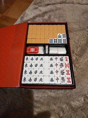 Orange Mahjong Set mit Scoring Sticks perfekt für Spieleabende und Sammler