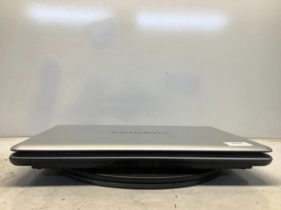 Toshiba Satellite L455 Intel Pentium Dual-Core T4400 2200MHz 4 GB SIN DISCO DURO Foto 3 de 4