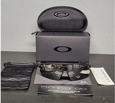 New Oakley Radar EV Path Polarized Prizm Black Frame Mirror/Chrome Len OO9208-08