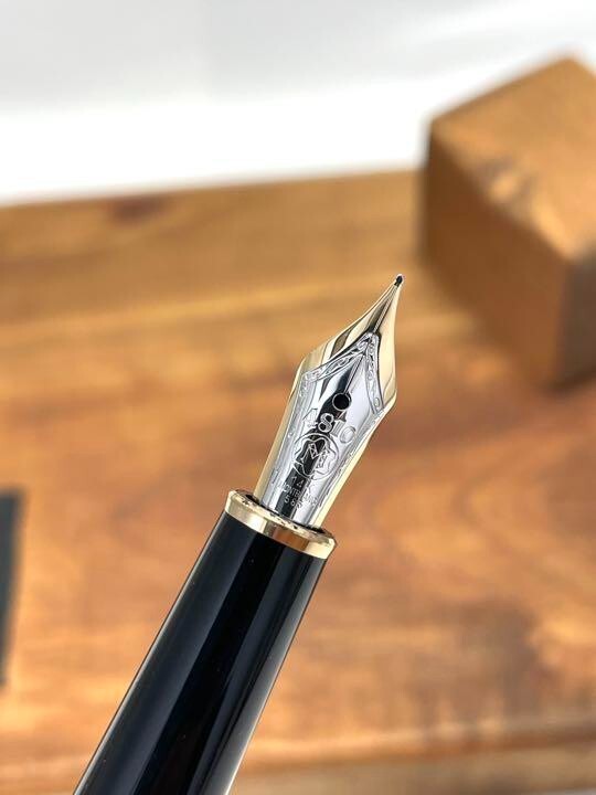 Montblanc Classique Meisterstuck Fountain Pen 144 14k Black Resin