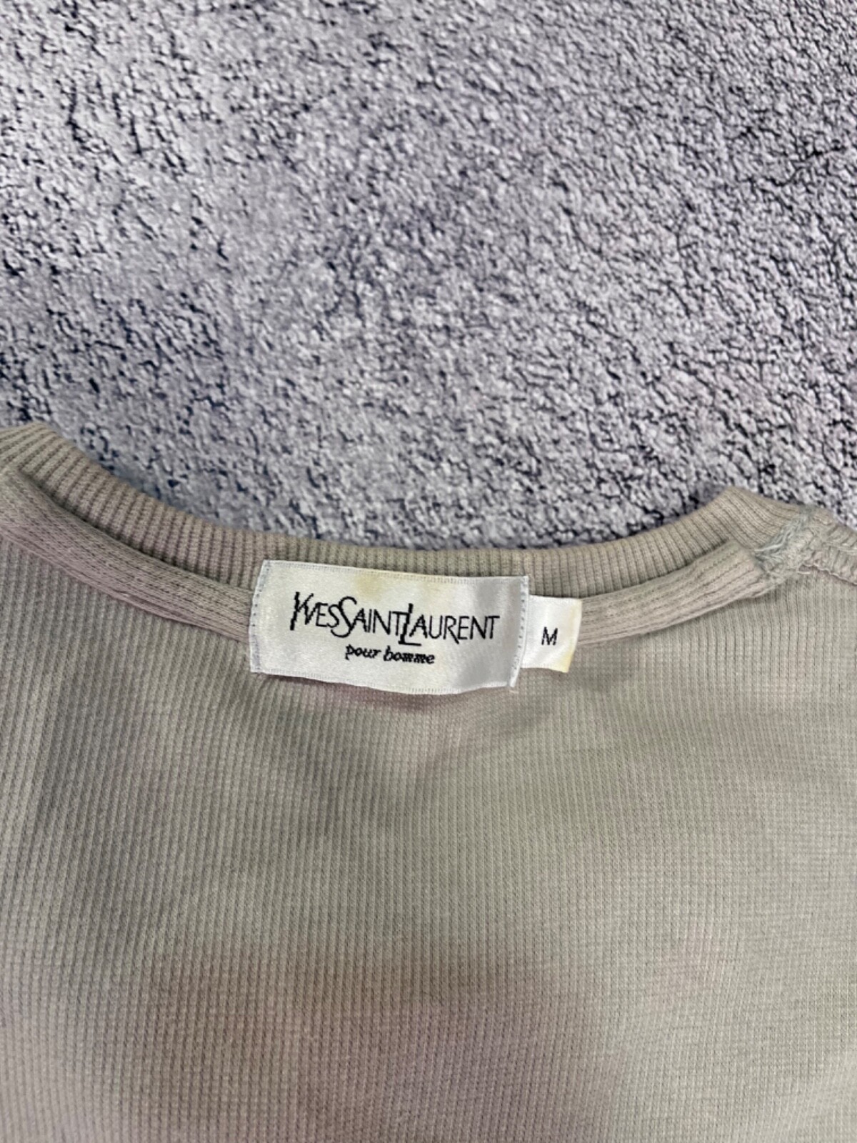 T shirt uomo Yves Saint Laurent YSL taglia M scollo a V cotone rara logo centrale