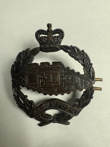 Genuine Bronze WW2 Royal Tank Regiment Cap Badge Great Condition