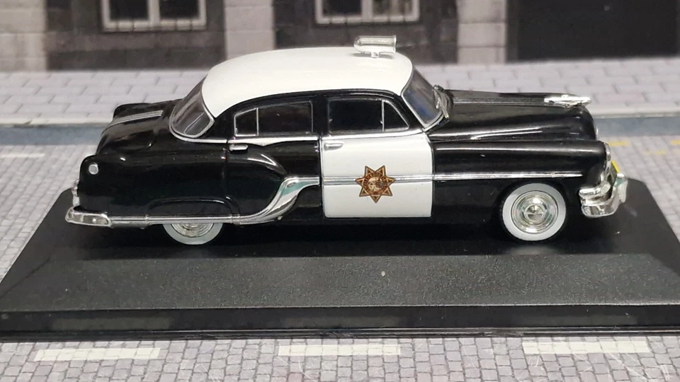 1/43 WHITEBOX - PONTIAC CHIEFTAIN POLICE 1954 - Immagine 4 di 4