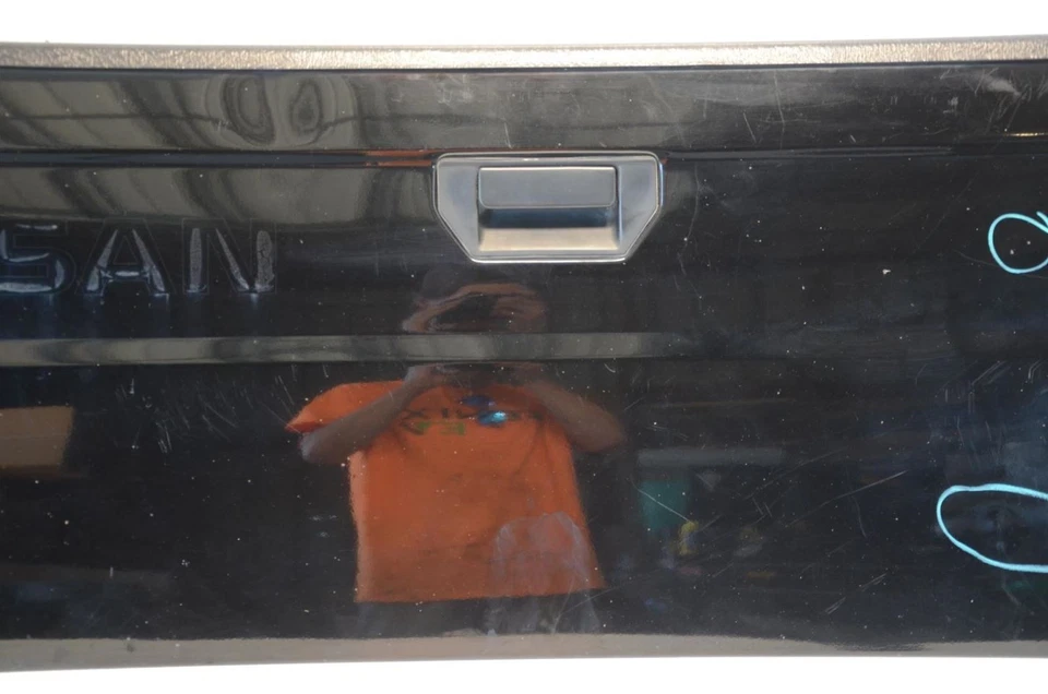 86-97 Nissan Pickup D21 6 Cylinder 4WD Black Rear Tailgate Assembly - Image 3 of 4