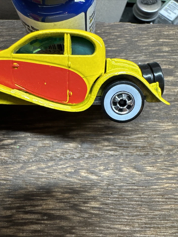 Vintage Hot Wheels Classics Yellow/Red 37' Bugatti Loose - Image 3 of 4