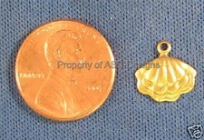 25pc Raw Brass Nautical Sea Scallop Shell Charms 4115