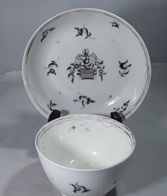 ANTIKE SELTENE NEUE HALL PAT 309 TEESCHALE & UNTERTASSE EN GRISAUE BLUMENKORB 1790