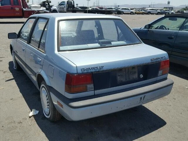 Chevrolet Spectrum, Isuzu I-Mark 4 puertas; 1985 - 1989, cristal de ventilación de puerta trasera izquierda Foto 4 de 4