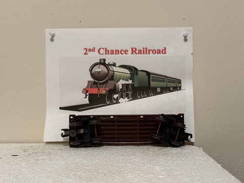 O Scale Trains Lionel Unlettered Flat Car w/Massey Harris Tractor - Picture 4 of 6