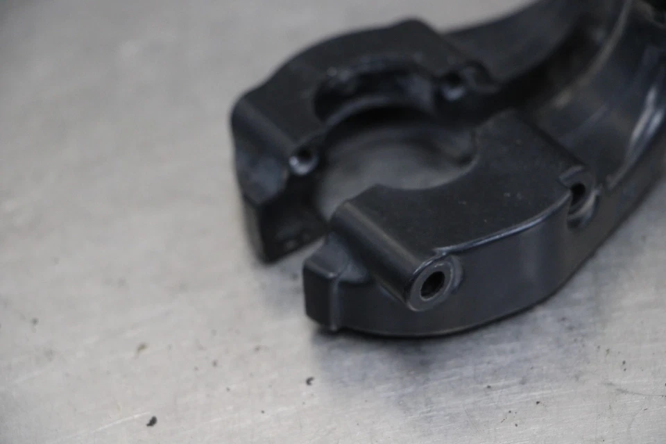 04-05 KAWASAKI NINJA ZX10R THROTTLE CABLE LINE HOUSING GUIDE 32099-1193 - Изображение 2 из 4