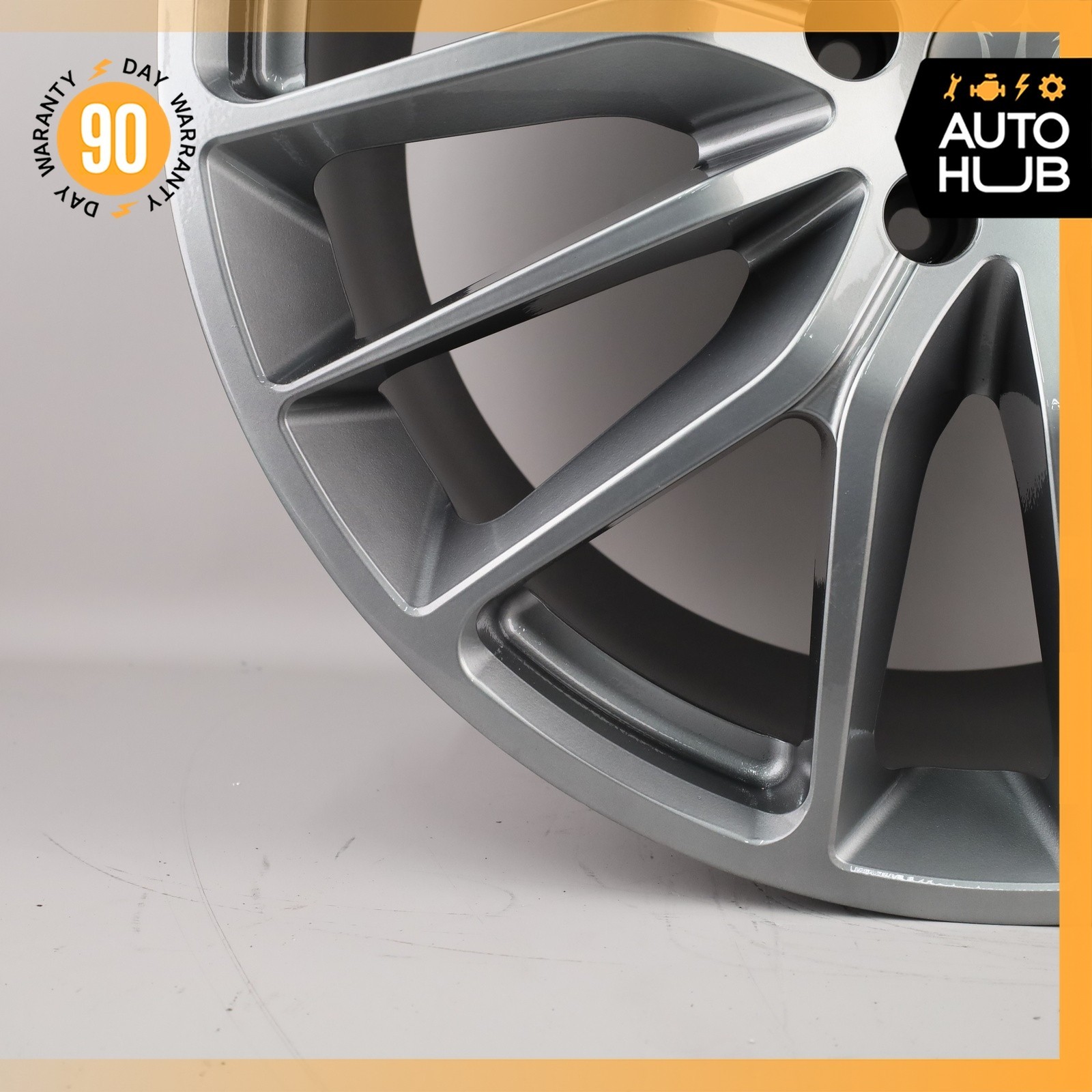 Maserati Ghibli S Q4 M157 10.5 x 21 21" Rear Wheel Rim 670011859 OEM