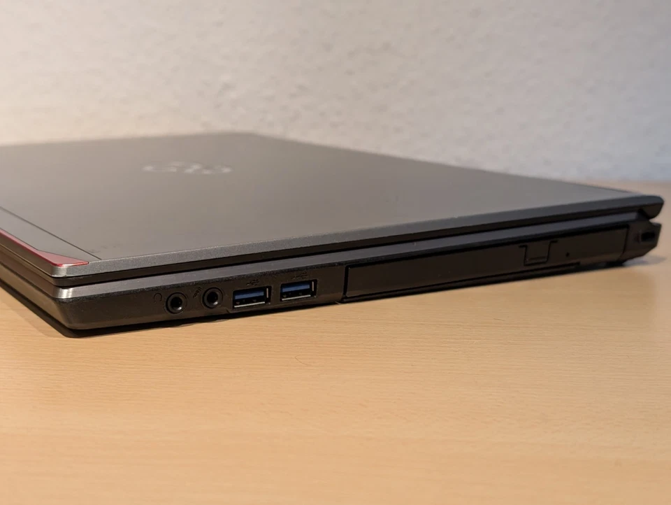 FUJITSU LIFEBOOK E756 i5-6gen. 4GB RAM, 500 GB HDD Win10, 15.6 Zoll. - Bild 3 von 4