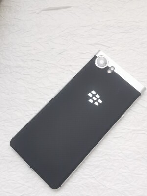 BlackBerry KEY one - 32 GB 3GB RAM - Silver/Black Unlocked 4G