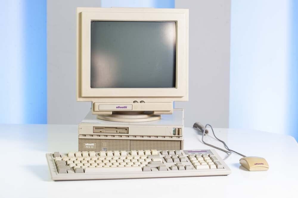 Vintage Retro Computer Olivetti PCS 33 w keybord and mouse