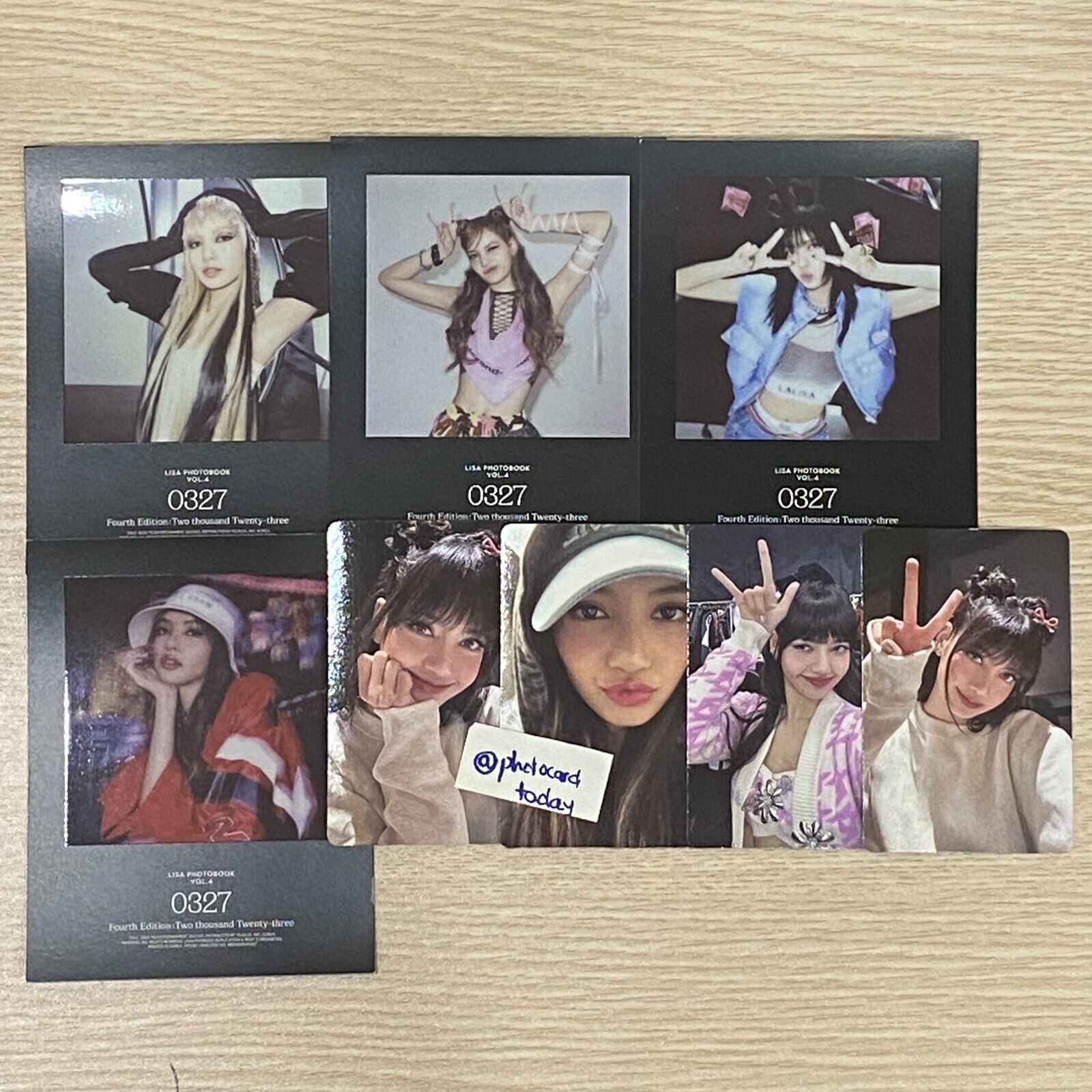 BLACKPINK LISA PHOTOBOOK 0327 photocard-