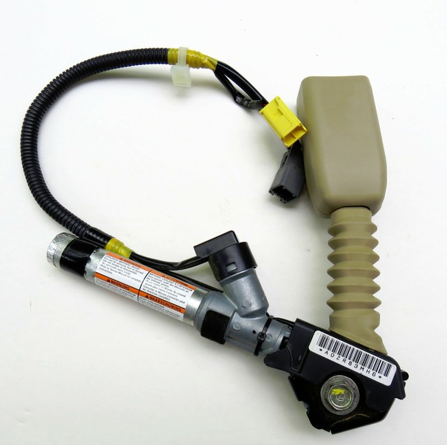 200711 Honda CRV CR V Right Passenger Front Seat Belt Buckle Latch