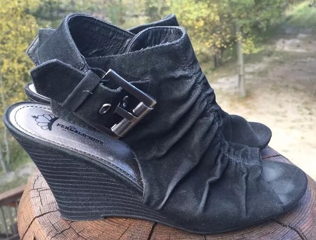 fergalicious wedges black