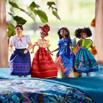 Disney Store - Encanto Puppe Geschenkset - Mirabel Louisa Dolores Isabela