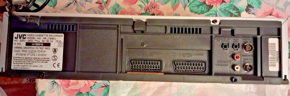 JVC HR-J790EU | Super VHS ET Recorder | ShowView - Immagine 3 di 4