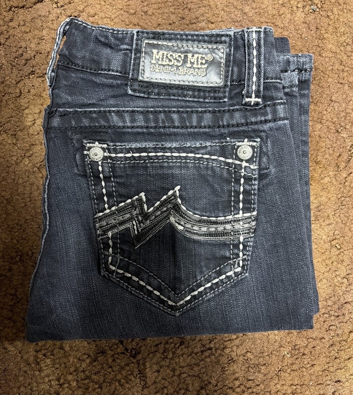 Miss Me Demin Brand Straight JD1038T3L Sz 29 (comp Sz 8) X inseam 33
