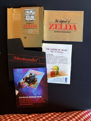 The Legend Of Zelda NES Complete In Box CIB Gold Cartridge Map Manual Nintendo 