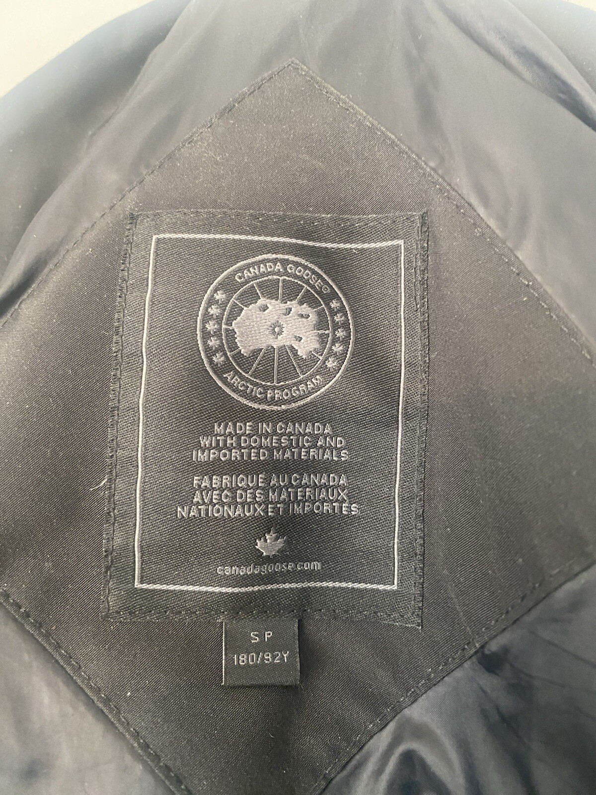 AUTHENTIC Canada Goose Wyndham Parka - Size Small - rrp £1,450 (Black Badge) image 7