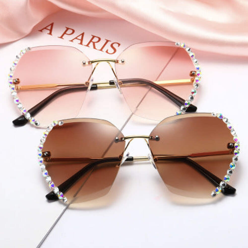 Women's Stylish Metal PC Frame Sunglasses with HD UV Protection Lenses