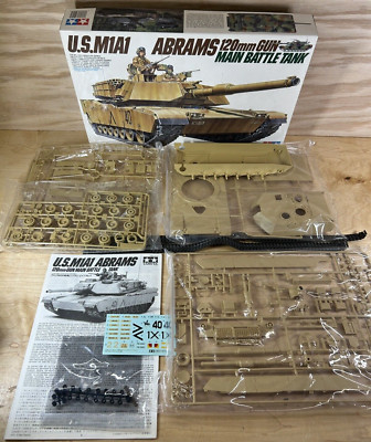 Vintage 1992 Tamiya 1:35 Scale Model US M1A1 Abrams 120mm Gun Main Battle Tank