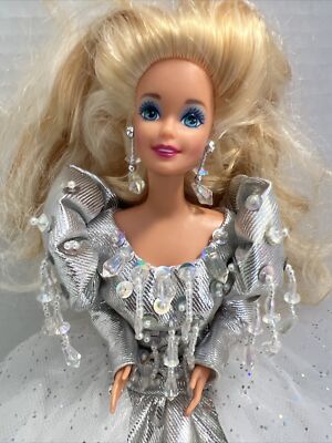 1992 Mattel HAPPY HOLIDAYS Barbie #1429 Barbie Doll in Fancy