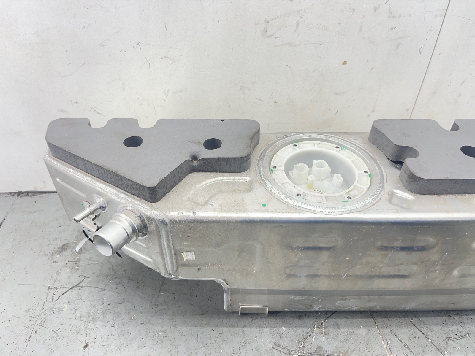 2020-2023 MCLAREN GT FUEL TANK ASSEMBLY CELL 14KA060CP OEM 2021 2022