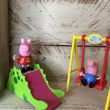 Juego Peppa Pig Dino Park con Figura George Slide Swing Juguete Completo