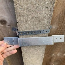 10x Fence Panel Clips with Screws for 100mm Posts Concrete or Wooden Posts