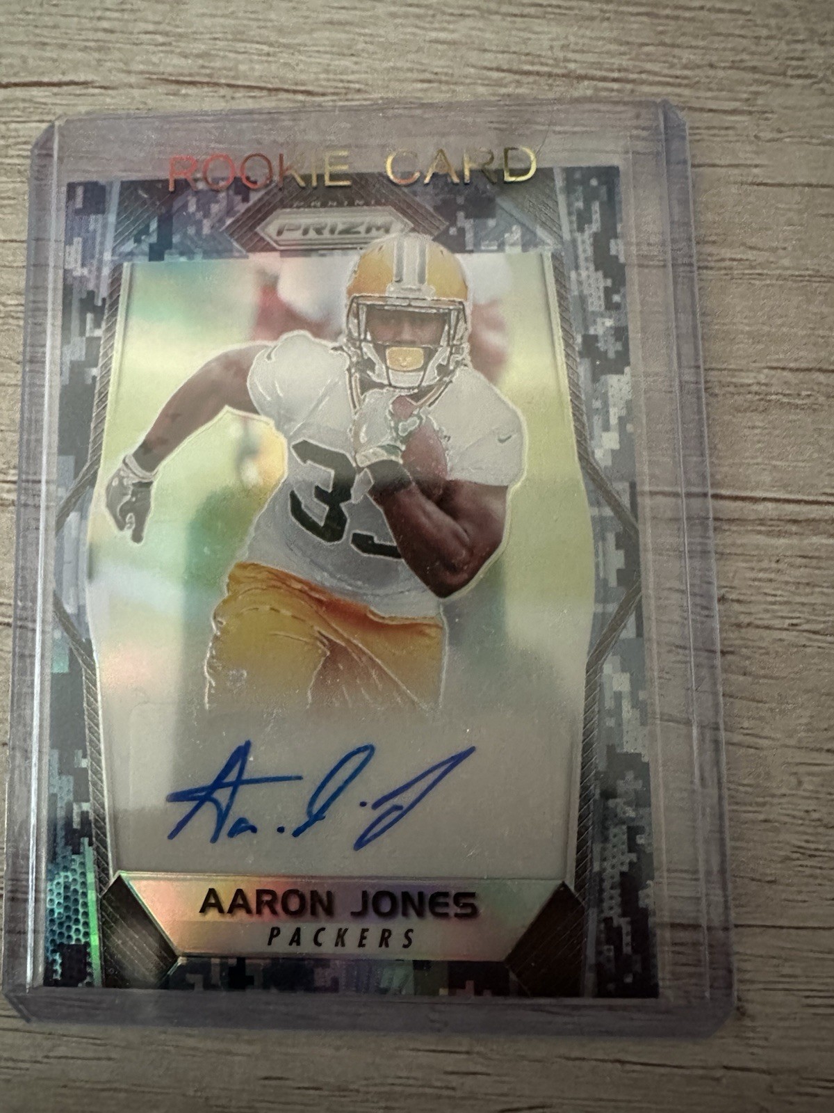 2017 Panini Prizm - Rook Autographs Aaron Jones #RA-AJN Camo Prizm /25 (AU, RC)