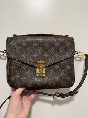 Louis Vuitton Pochette Métis Monogram (2014) 