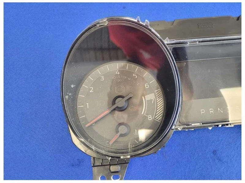 Ford Mustang GT S550 2016 velocímetro panel calibre MPH 61 k millas 2610 Foto 2 de 4