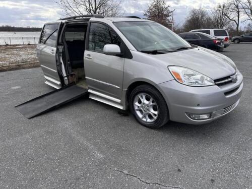 2004 Toyota Sienna XLE LIMITED HAND CONTROLS RAMP VAN 18K Mls