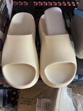 White Cloud Slippers for Women and Men 7.5-8.5 Women/6-7 Men