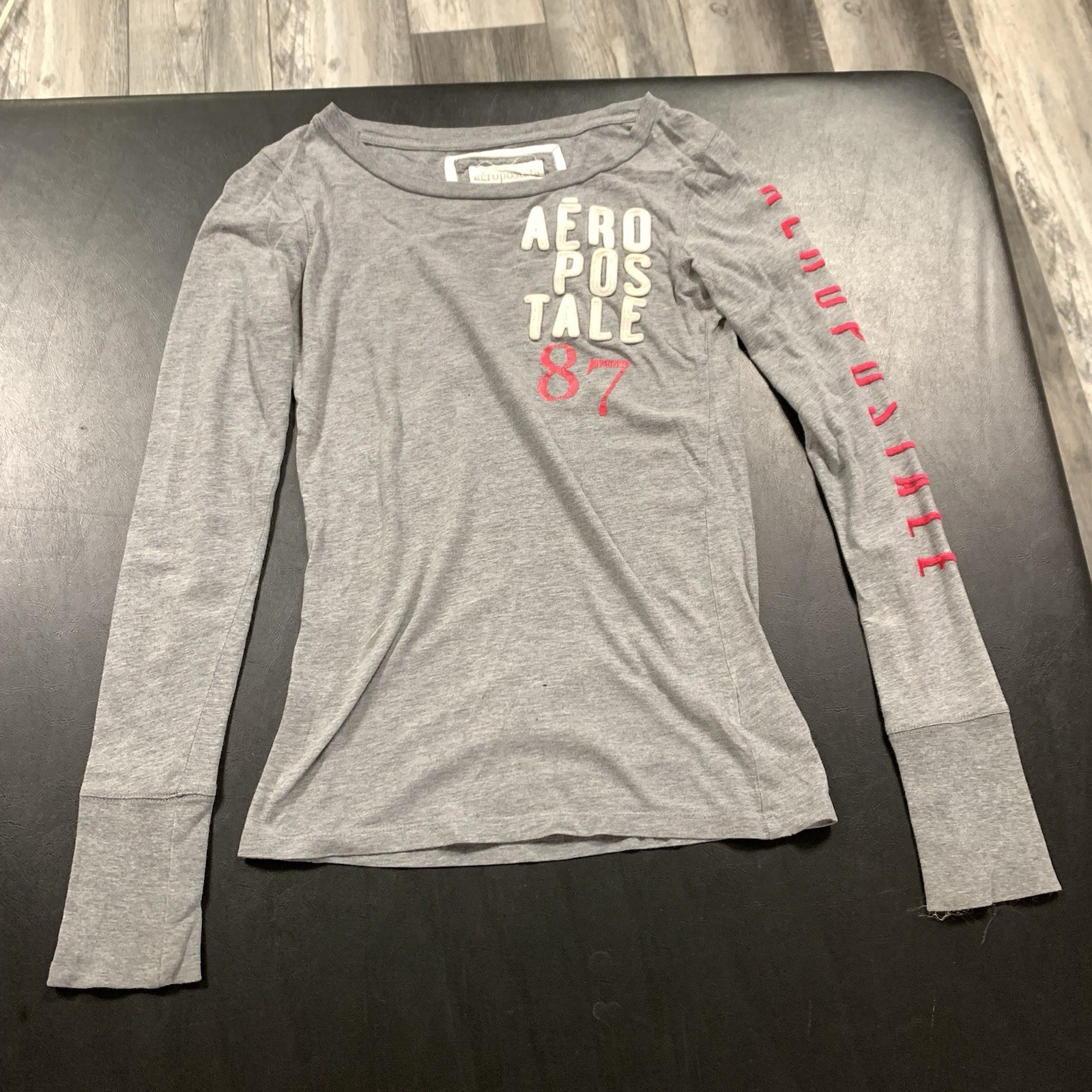 Womens Aeropostale 87 Logo Long Sleeve Gray T-shirt Tee Size Small