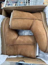 UGG Women's Classic Short II Suede Boots in Chestnut Brown NEW 1016223 Size 8